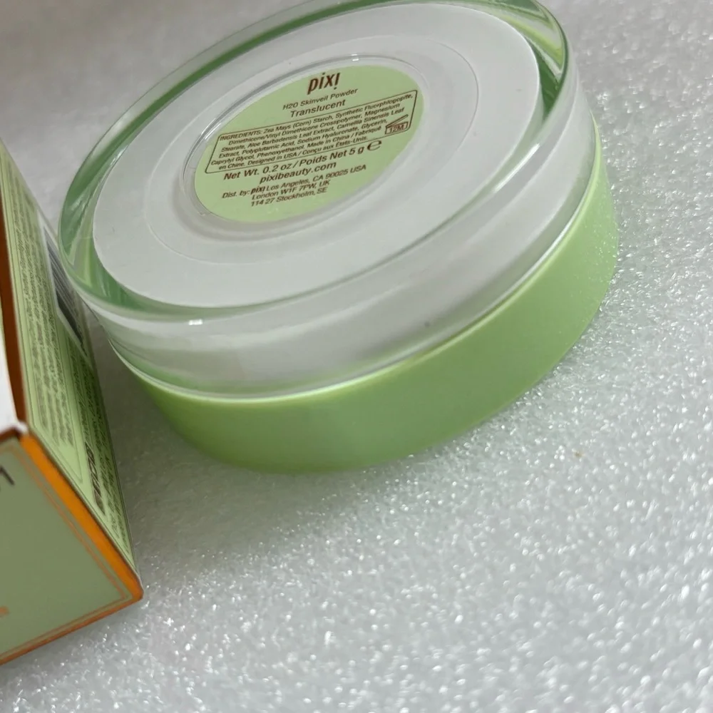 💝NIB Pixi H20 Skinveil Translucent Powder💝